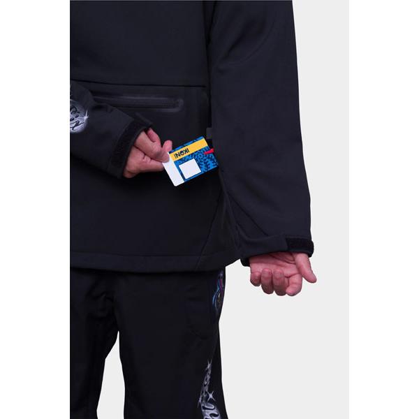 686（シックスエイトシックス） 半額 50%off スノーボードウェア 686