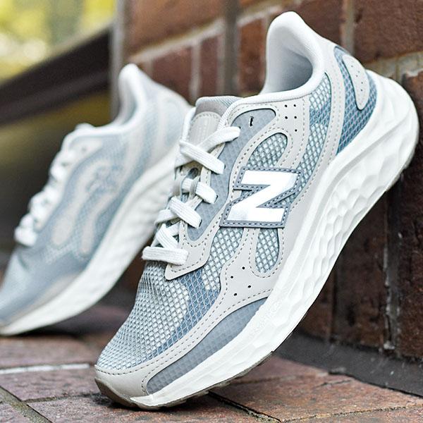 ニューバランス ランニングシューズ アイボリー 人気モデル 23cm New Balance ニューバランス スニーカー ランニングシューズ
