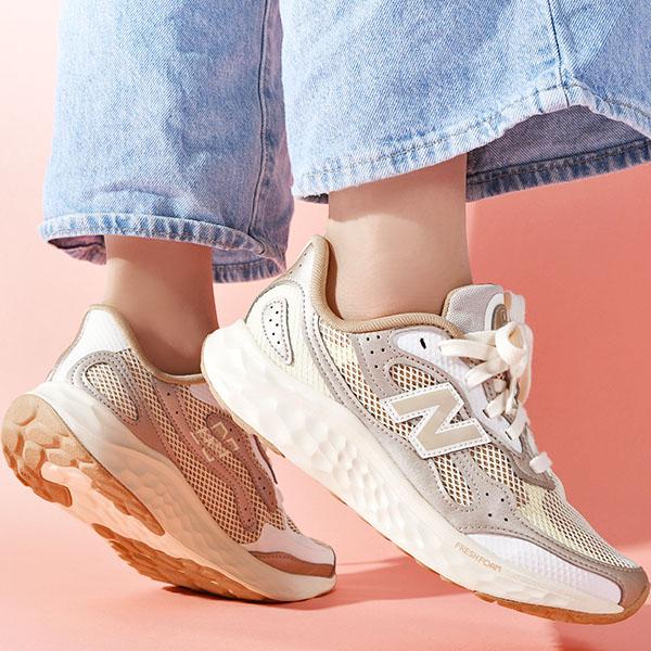 ニューバランス ランニングシューズ アイボリー 人気モデル 23cm New Balance ニューバランス スニーカー ランニングシューズ