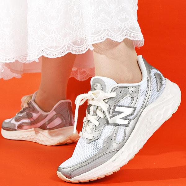 ニューバランス ランニングシューズ アイボリー 人気モデル 24cm ニューバランス ランニングシューズ アイボリー 人気モデル 24cm