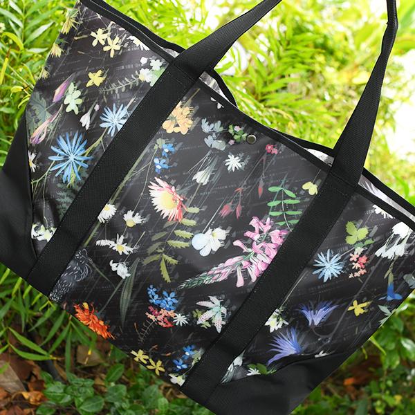 THE NORTH FACE（ザ ノースフェイス） 水にも強い ノースフェイス 花柄