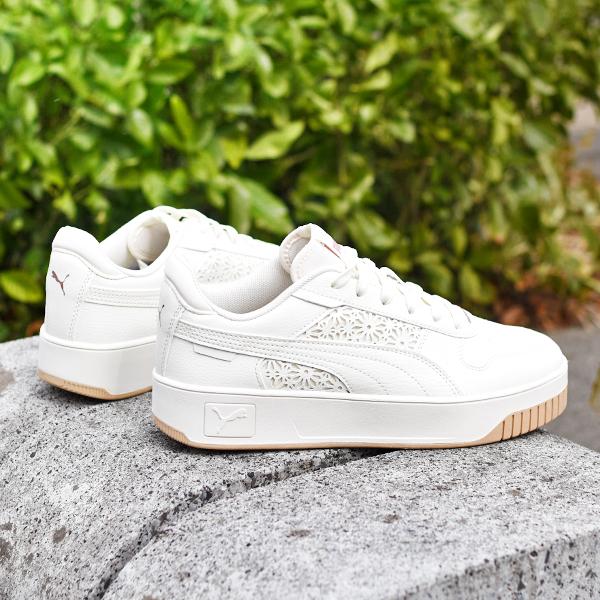 PUMAプーマ カリ ベルベット レディースサイズ　新品未使用品 PUMA（プーマ） レーザーカット デザイン 厚底 レディース スニーカー