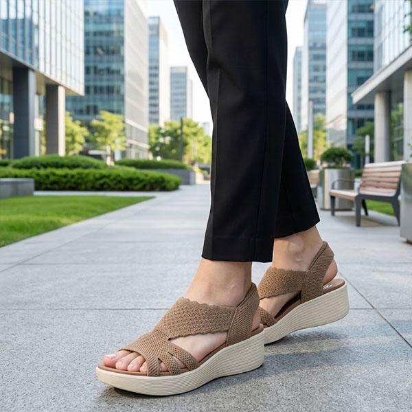 SKECHERS（スケッチャーズ） 菜々緒さんCM着用モデル 2026春夏新作