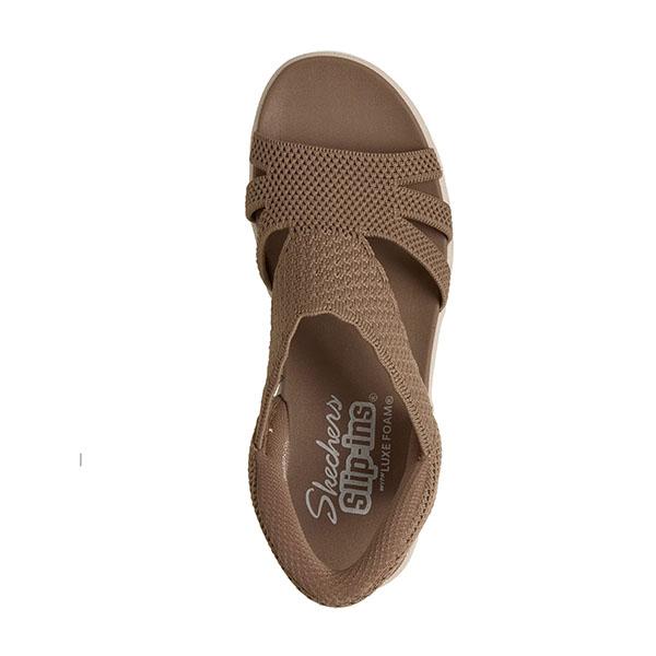 SKECHERS（スケッチャーズ） 菜々緒さんCM着用モデル 2026春夏新作