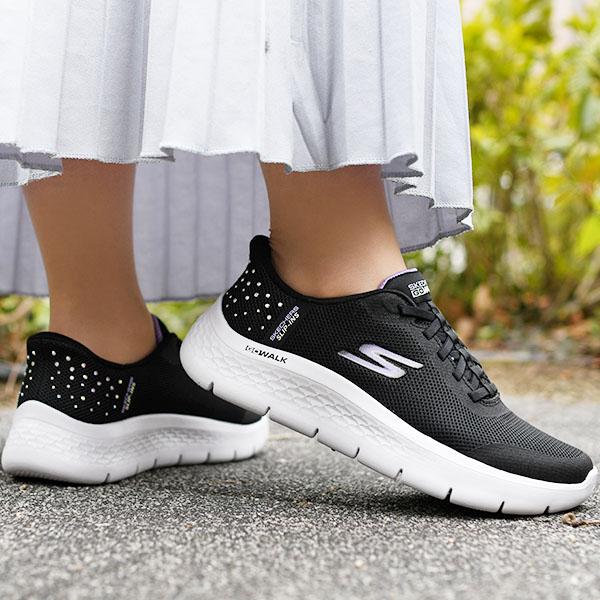 スケッチャーズスリップイン HAND FREE ULTRA GO新品　未使用 SKECHERS（スケッチャーズ） きらきらラインストーン 手を使わずにスッ