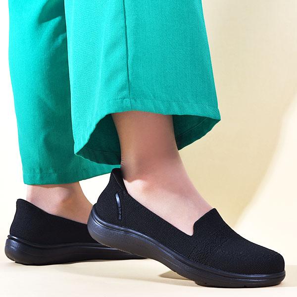 SKECHERS（スケッチャーズ） 高反発クッション 手を使わずにスッと