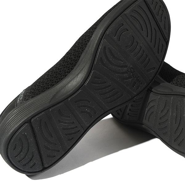 SKECHERS（スケッチャーズ） 手を使わずにスッと履ける スリッポン