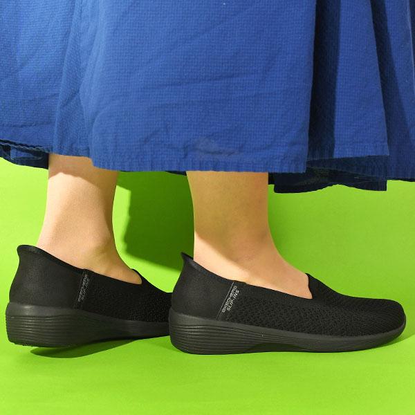 SKECHERS（スケッチャーズ） 手を使わずにスッと履ける スリッポン