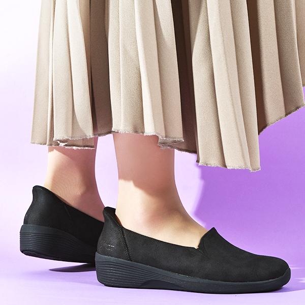 SKECHERS（スケッチャーズ） 手を使わずにスッと履ける スリッポン