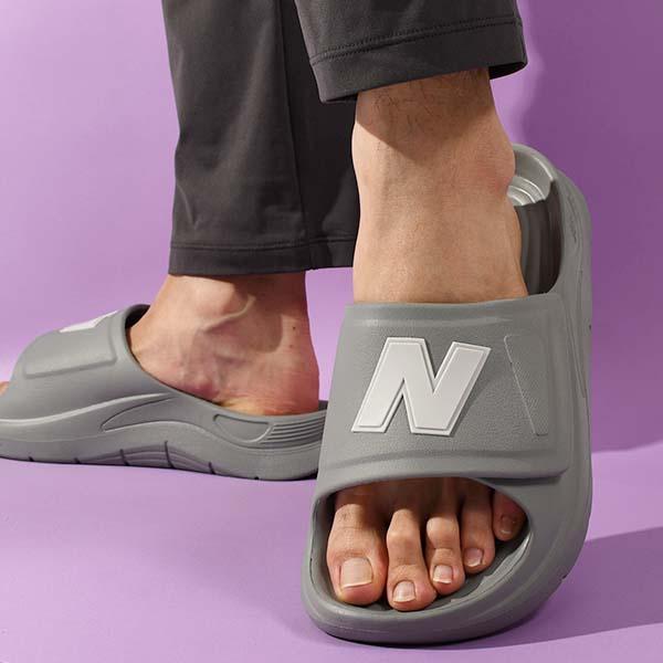 New Balance（ニューバランス） 厚底 サンダル サイズ調節可能