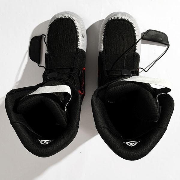 ディーラックス DEELUXE スノーボードブーツ　サーモインナー スノーボードブーツの代名詞「サーモインナー」を誇るDEELUXEが