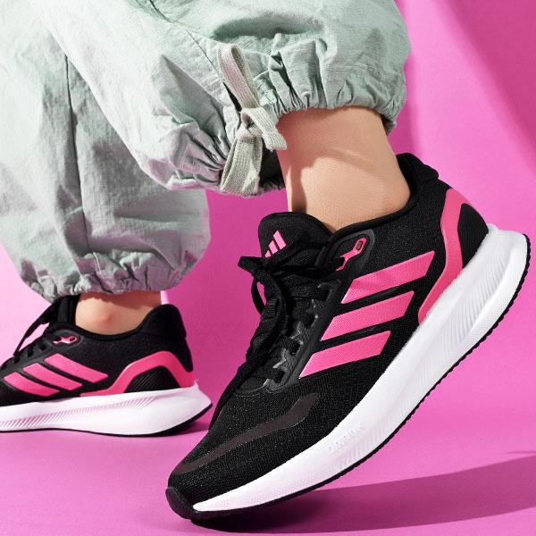 【値下げ】on ランニングシューズ　レディース　23㎝　ブラックピンク　箱あり adidas（アディダス） スニーカー レディース RUNFALCON 5 W