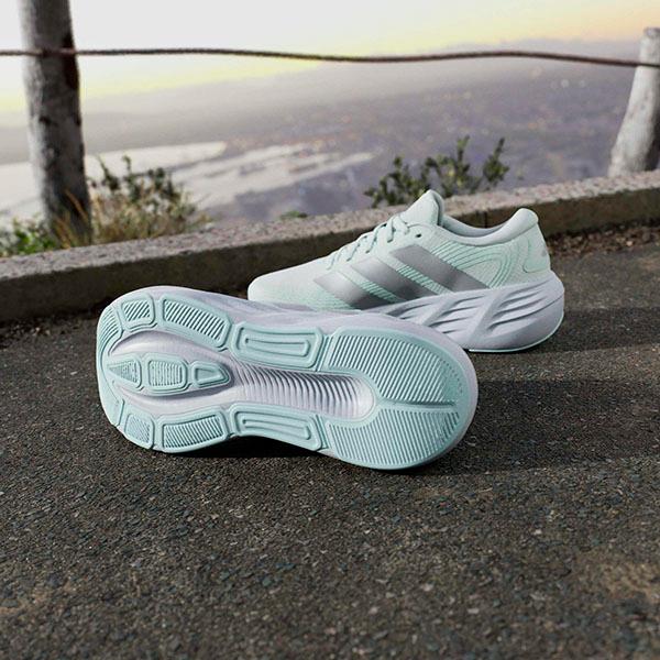 adidas（アディダス） 2026秋冬新作 レディース ランニングシューズ