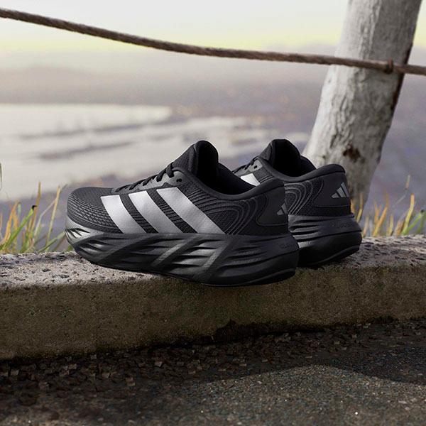 adidas（アディダス） 2026秋冬新作 レディース ランニングシューズ