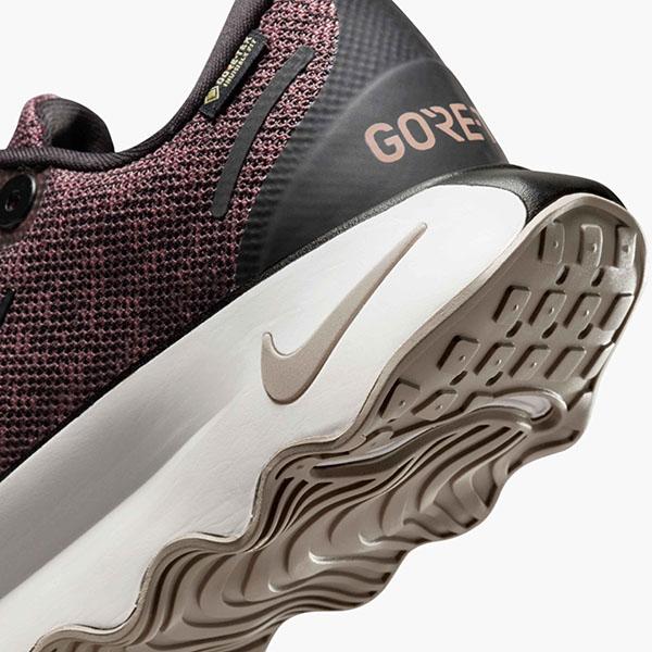 NIKE（ナイキ） 送料無料 ゴアテックス スニーカー レディース