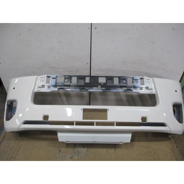 トヨタ ハイエース DX TRH200 フロントバンパー カラー058 52119-26650 