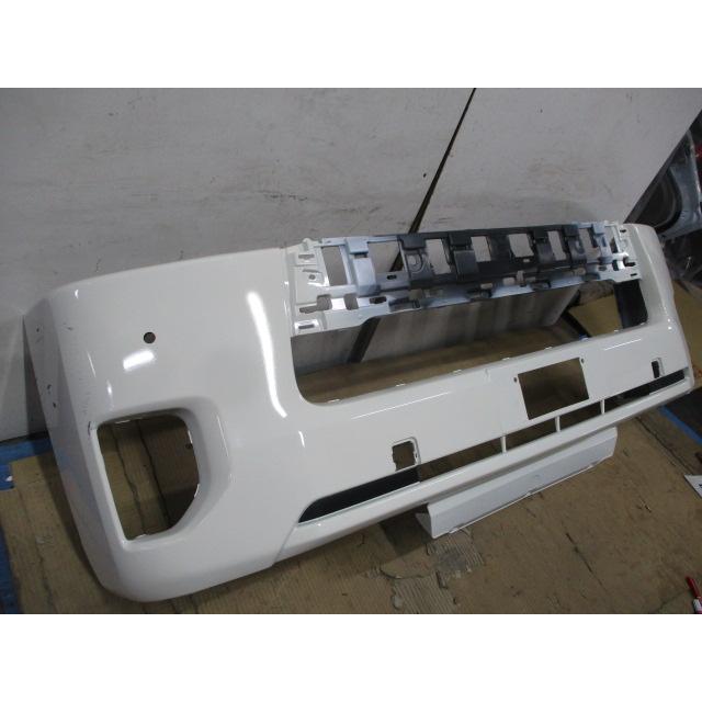 トヨタ ハイエース DX TRH200 フロントバンパー カラー058 52119-26650 