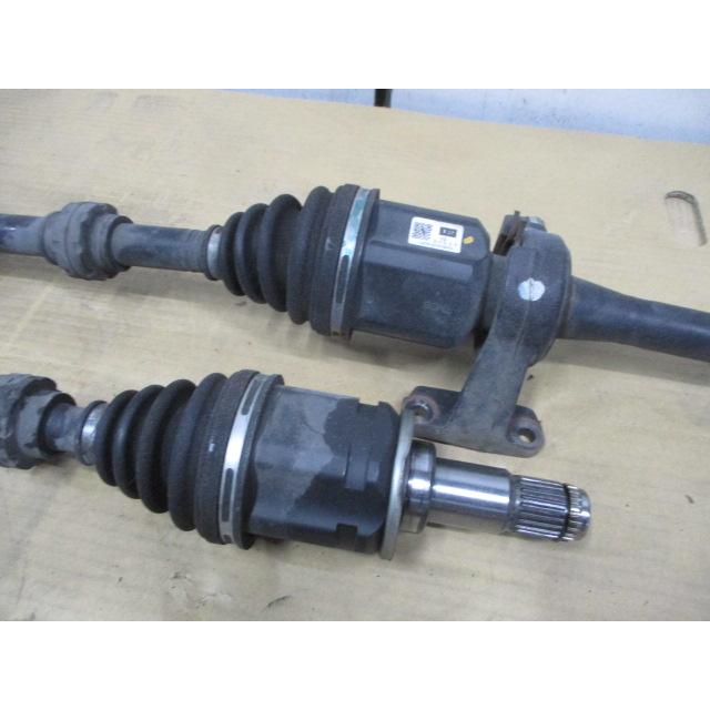 カムリ AVV50 右フロントドライブシャフト ハイブリッド レザーパッケージ 43410-33340 218 トヨタ カムリ AVV50 フロント左右ドライブシャフト 43410-33340 43420