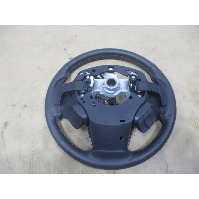 186000 現状品 SUBARU スバル フォレスター純正ステアリング [250909HM220237] スバル フォレスターハイブリッド 5AA-SKE 純正 ステアリングハンドル