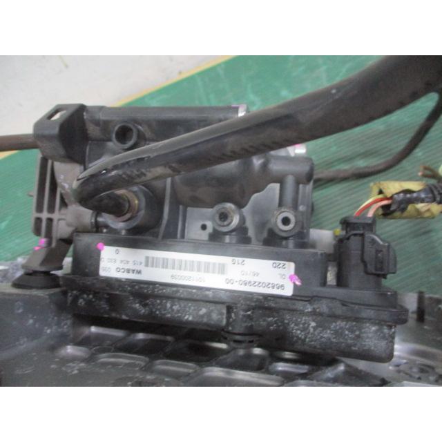 シトロエン C4 ピカソ ABA-B585F02P エアサスコンプレッサー 