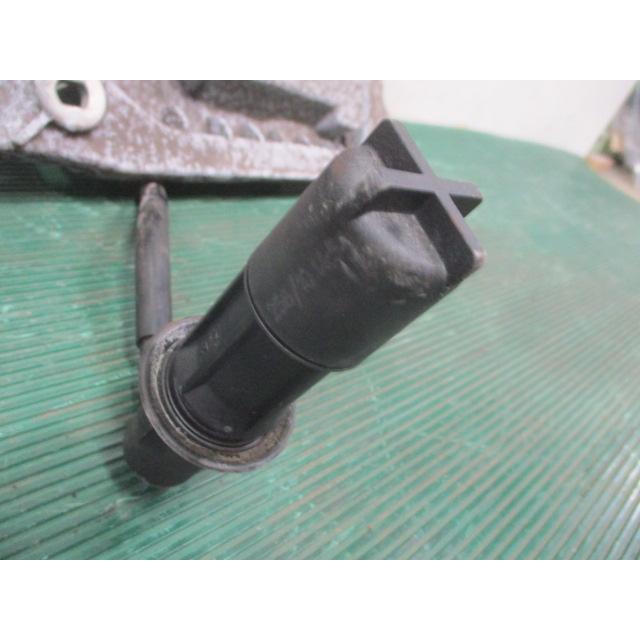 シトロエン C4 ピカソ ABA-B585F02P エアサスコンプレッサー 