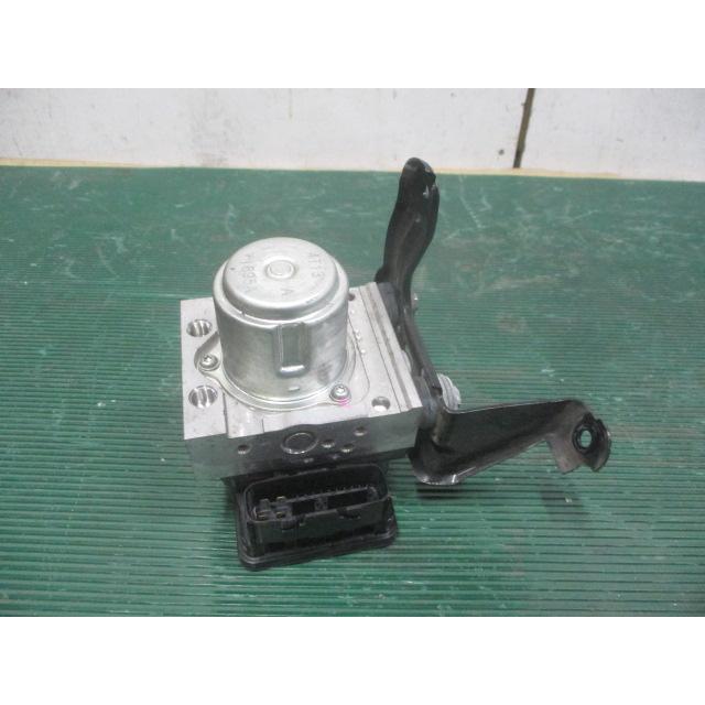 ホンダ オデッセイ アブソルート DBA-RC1 ABSブレーキアクチュエーター