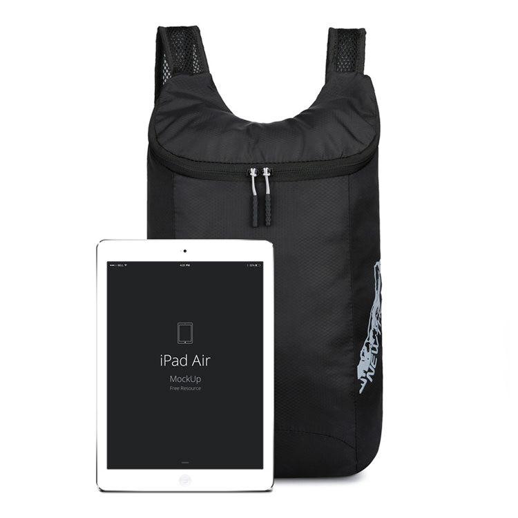 【極美品】レスポートサック　パッカブル折畳みコンパクトリュック　A4可 黒　軽量 折りたたみ リュック 大容量 ポケッタブル パッカブル コンパクト