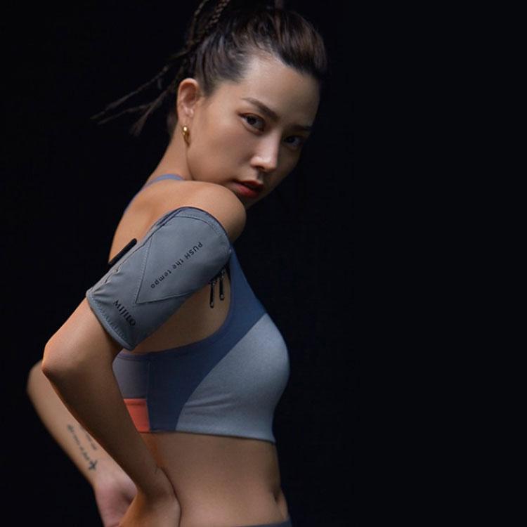 アームポーチ ジョギング ランニング スマホポーチ アームバッグ 大容量 スポーツアームバッグ ランニングポーチ 多機種対応 スポーツ 送料無料 |  | 02