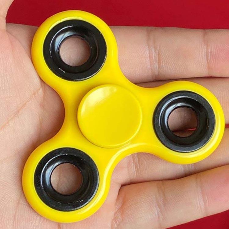 ハンドスピナー 送料無料 大流行 人気 おもちゃ Hand spinner 指スピナー スピン 三角 人気の指遊び 指のこま 独楽回し 送料無料 |  | 02