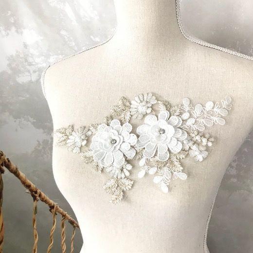 適切な価格 モチーフレース 立体フラワー 花 レースアップリケ ストーン付き 白 パーツ 3d 衣装 材料 コスチューム バトン ダンス 新体操 ビーズ キラキラ Cisama Sc Gov Br