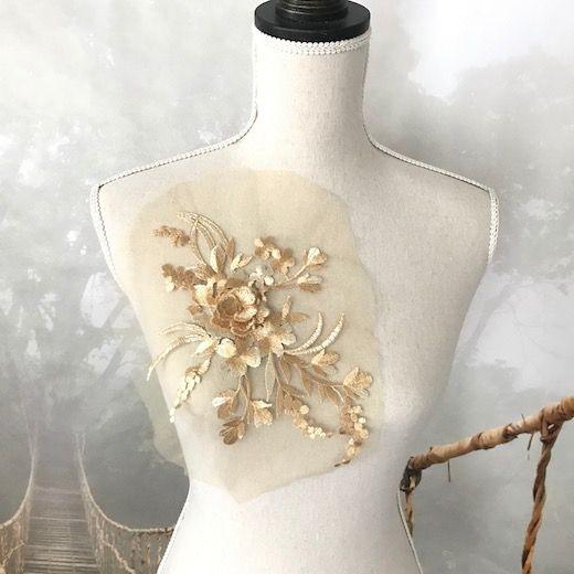 【SOPHIA203】 デイジー 花 刺繍 ハンドクラフト ベルト 白×黄 ちょっとレトロなお花畑の刺繍ブローチ | iichi 日々の暮らしを