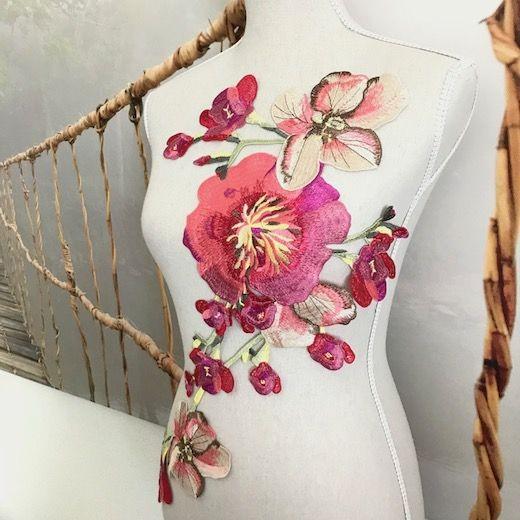 モチーフ アップリケ ピンク 花柄 刺繍 カラフルな ベリーダンス