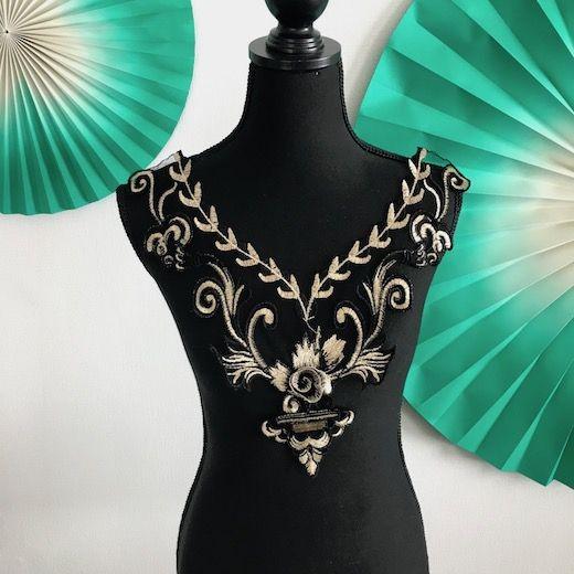 襟モチーフ つけ襟 バラ 3d 立体的 チュールモチーフ 襟レース 黒レース 衣装 レオタード ゴールデンベージュ パーツ バトントワリング 黒 ブラック 金色 E2 1 Elisabeth Smile Craft Shop 通販 Yahoo ショッピング