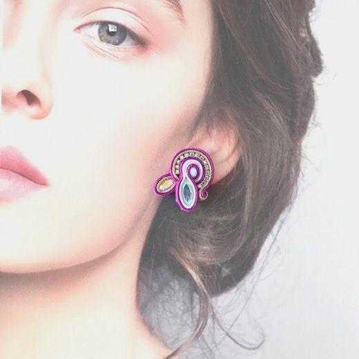 ピアス ラインストーンピアス ソウタシエ ストーンピアス アクセサリー