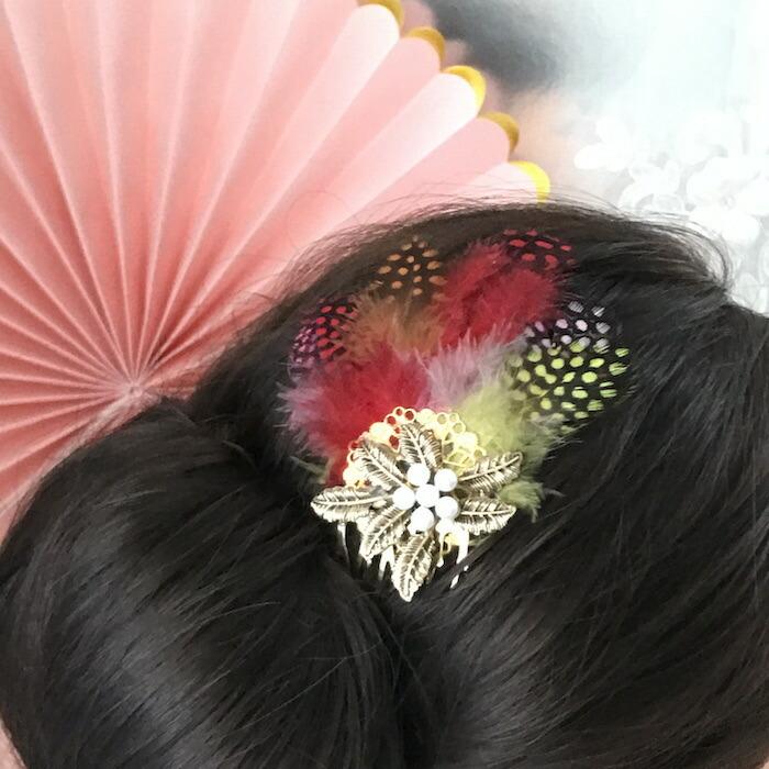 ヘア飾り ヘアアクセサリー ヘッドピース コーム 羽根付き フェザー