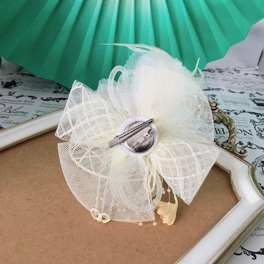 髪飾り 羽フェザー ベージュ ヘッドドレス ヘアアクセサリー 髪飾り 羽フェザー ベージュ ヘッドドレス ヘアアクセサリー