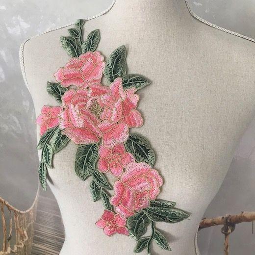 薔薇 モチーフ バラ 刺繍 装飾 キラキラ 衣装 手作り ハンドメイド 