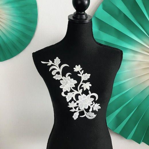 花柄 ワッペン 貼り付け 新体操 刺繍ワッペン レオタード モチーフ 手作り 衣装 パーツ ホワイト 白 男子レオタード バトントワリング 新体操部 装飾 Ot5 1 Elisabeth Smile Craft Shop 通販 Yahoo ショッピング