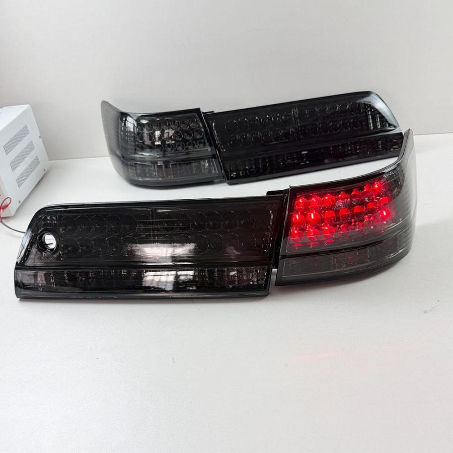 jzx100 gx100 マークII 後期　純正テールランプ　テールライト　左右 新デザイン 左右セット jzx100 100系 マークII 後期テール 純正形状