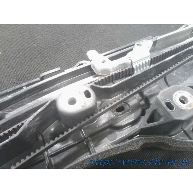 ヴォクシー DBA-ZRR85W 左パワースライドドアモーター -ヴォクシー