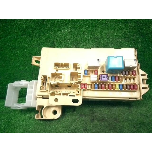 ミラ（ダイハツ） ミライース DBA-LA300S ヒューズボックス 82600