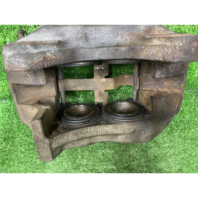 ランドクルーザープラド KD-KZJ95W 左フロントキャリパー  47750-35120の画像