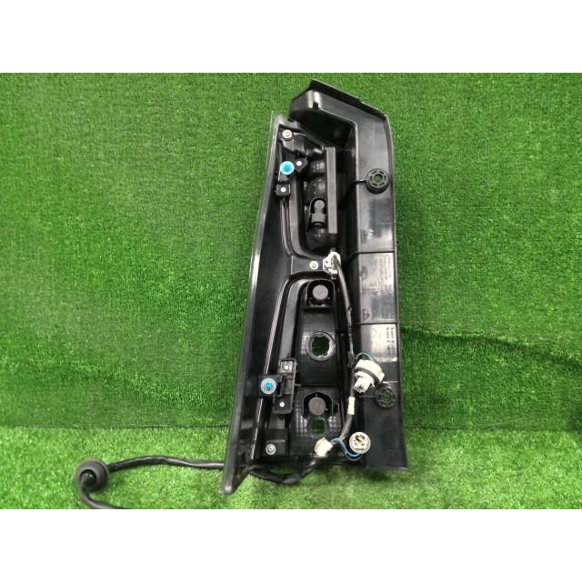 タント 5BA-LA660S 右テールランプ カスタムRS 4WD W25  81551-B2440_1