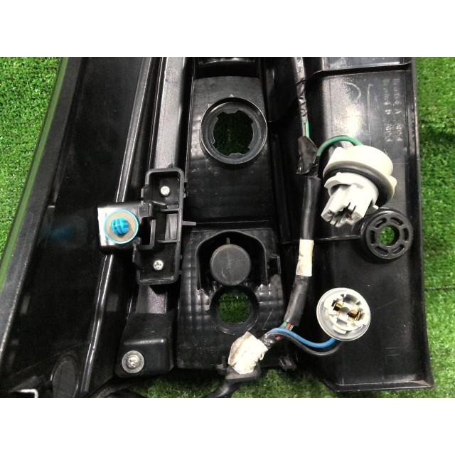 タント 5BA-LA660S 右テールランプ カスタムRS 4WD W25  81551-B2440_2