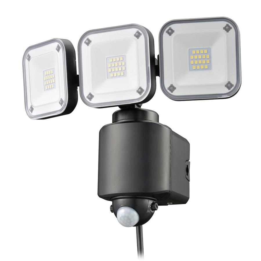 オーム電機 monban 防犯センサーライト 3灯コンセント式 4500ルーメン