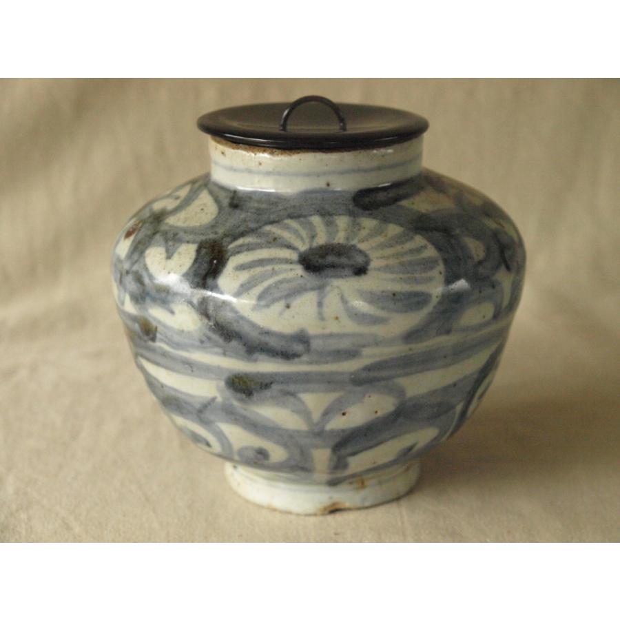 陶芸 17世紀 安南染付花文壺16 5cm 漆蓋付 東南アジア 古染付 古陶器 水差し 花器 花瓶 華道 茶道 古道具 古民藝