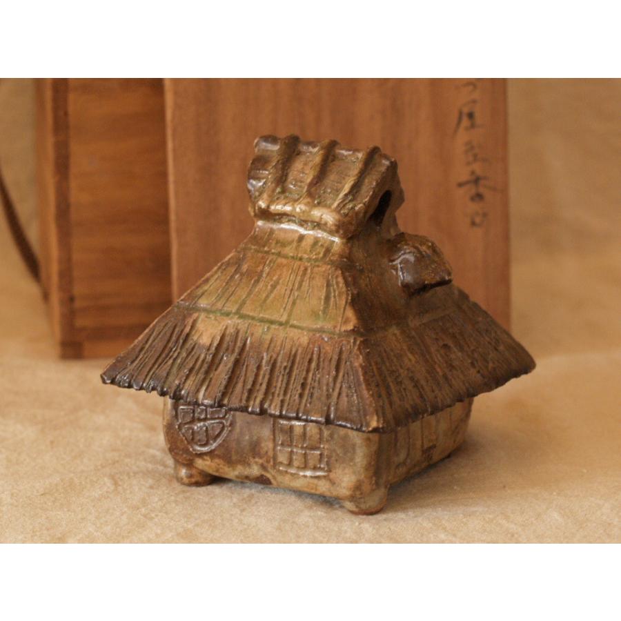 時代 くづ屋型香合11cm 古民家型香合 藁葺き屋根 田舎の