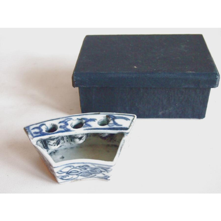 レア珍品 清時代 染付唐草紋扇面3本筆掛兼筆洗8.5ｃｍ 墨壺 文人 文房具 中国古美術 古玩_9