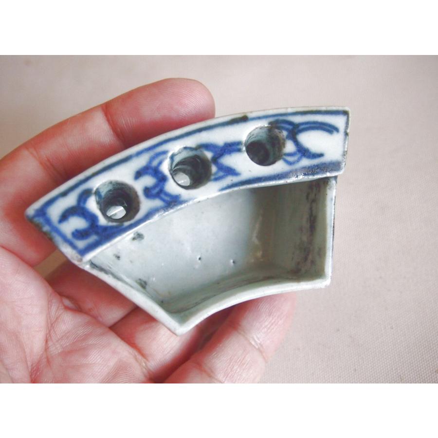 レア珍品 清時代 染付唐草紋扇面3本筆掛兼筆洗8.5ｃｍ 墨壺 文人 文房具 中国古美術 古玩_3