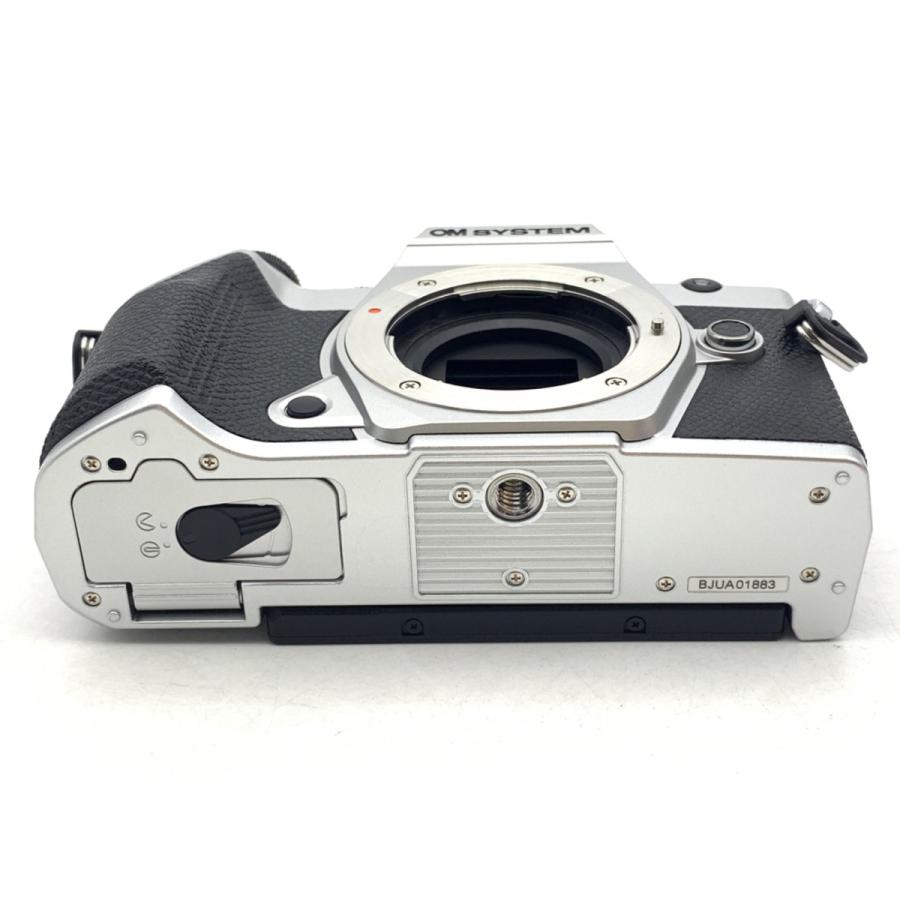 OM SYSTEM 【中古】 【良品】 OM SYSTEM OM-5 Mark II ボディ シルバー